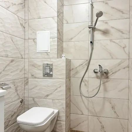 Elegant 1br With Balcony In By Flat Manаger Apartment