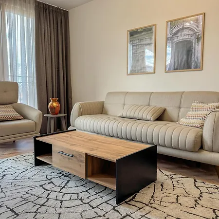 Elegant 1br With Balcony In By Flat Manаger Apartment *