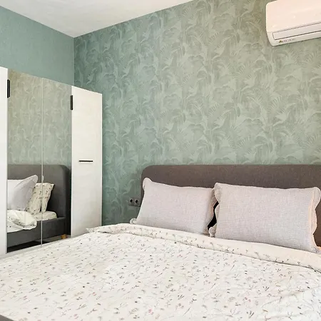 Apartment Elegant 1br With Balcony In By Flat Manаger