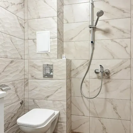 Elegant 1br With Balcony In By Flat Manаger Apartment