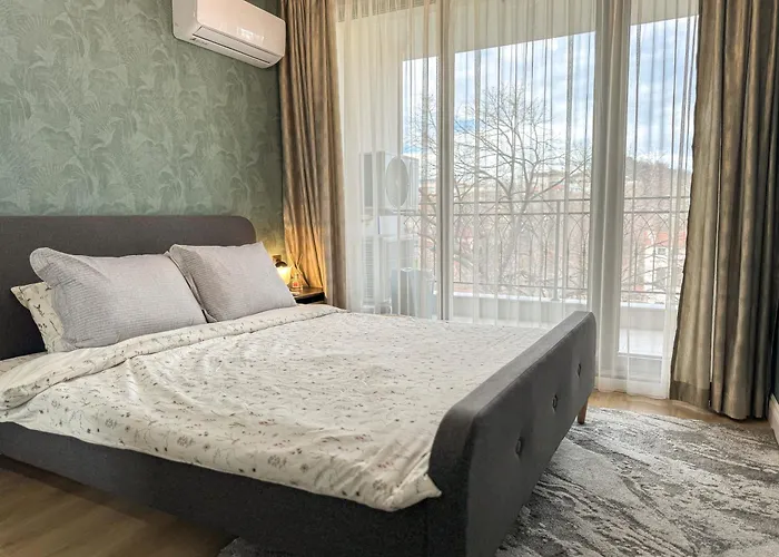 Stylish & Cozy 1br In The Center بلوفديف